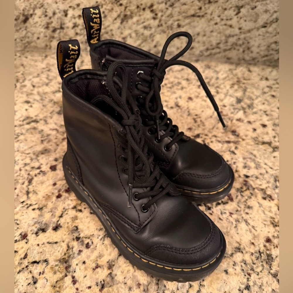 EUC Dr. Martens Black Kids Boots, Size 12 (Boys)